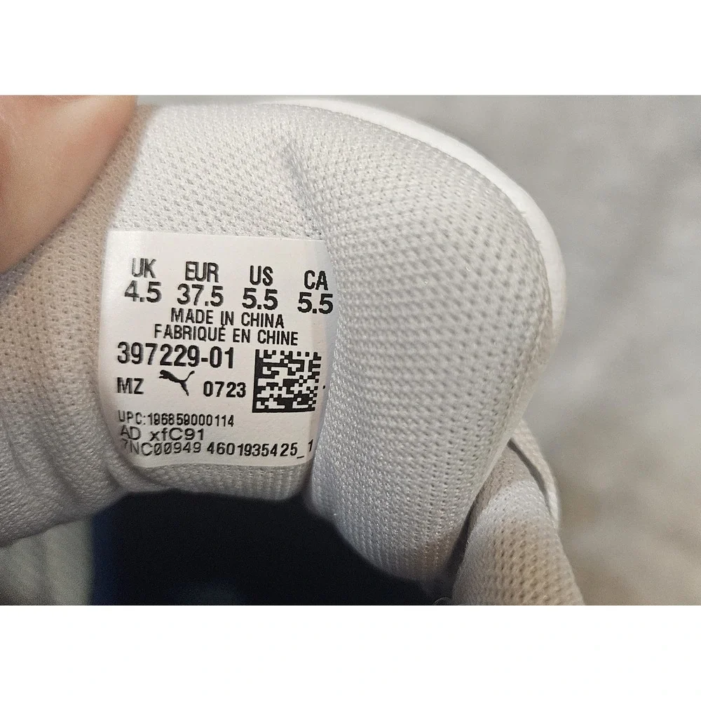 Puma Boys and Girls Club Sneakers Juniors Size 5.5